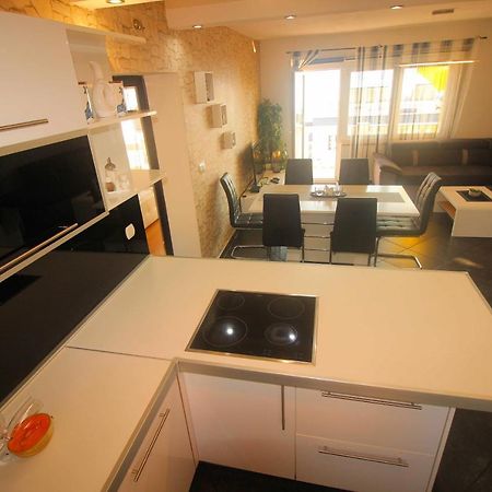 Apartment Martina ซริกเวนิซา ภายนอก รูปภาพ