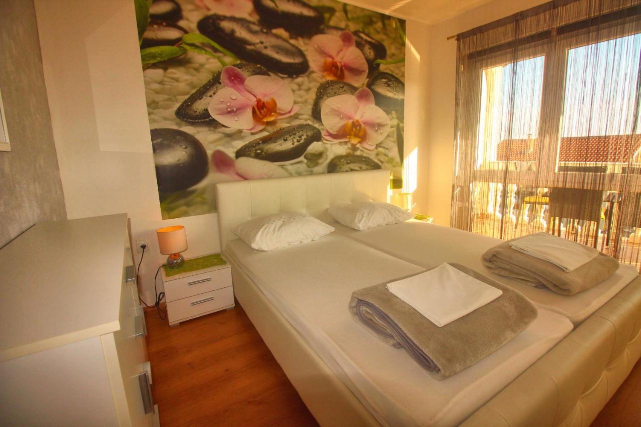 Apartment Martina ซริกเวนิซา ภายนอก รูปภาพ