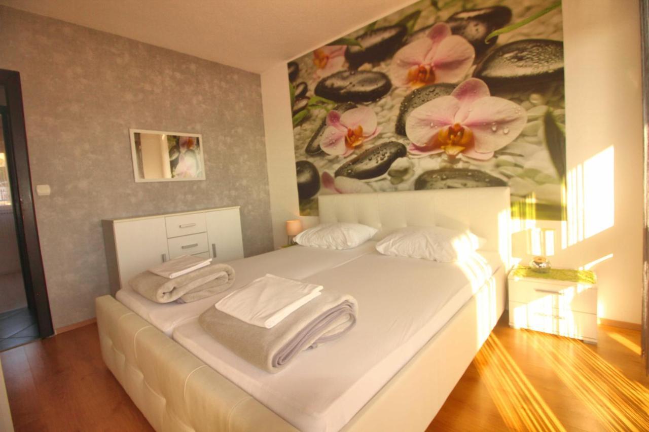 Apartment Martina ซริกเวนิซา ภายนอก รูปภาพ